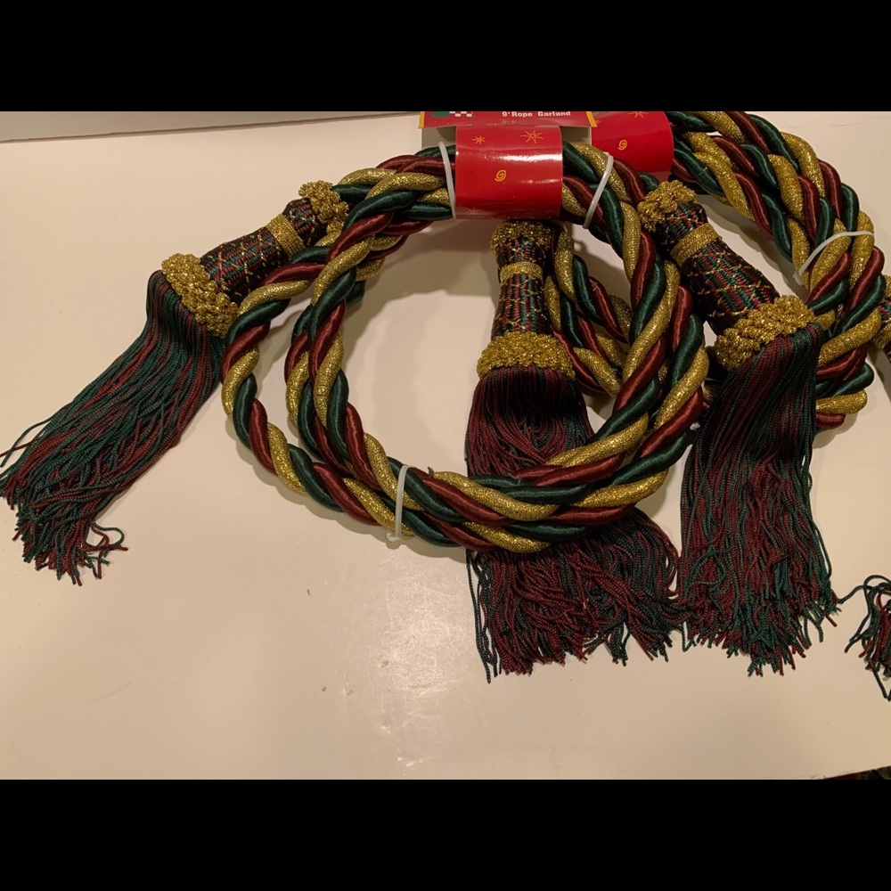 NWT DECORATIVE ROPE GARLANDS.